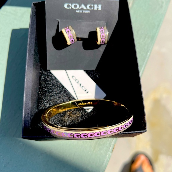 COACH 10 Mm Signature Enamel Bangle Bracelet Purple Hinged. - Picture 6 of 6
